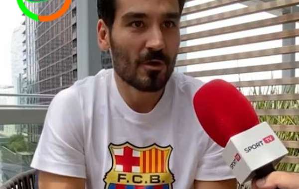 Pricurljal je dres nogometnega kluba FC Barcelona 23-24